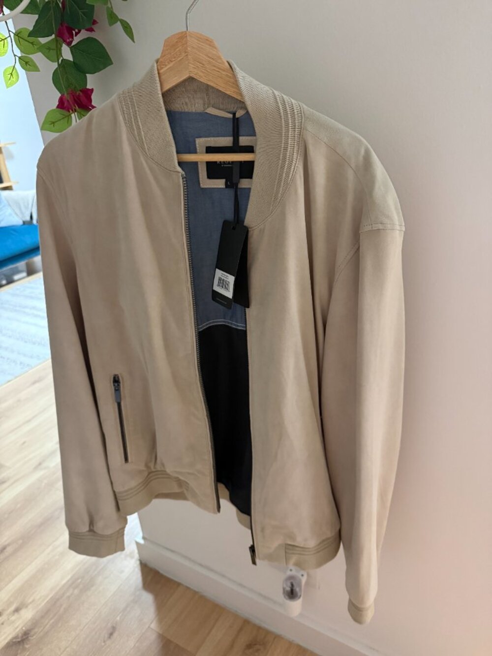 Regency suede bomber size L, brand new